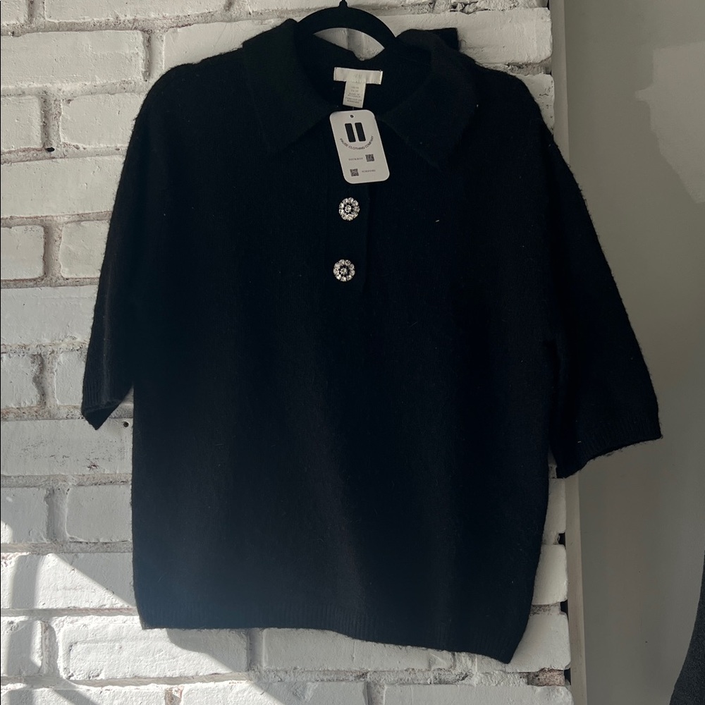 Men's Black Short-Sleeve Polo Sweater with Decorative Buttons